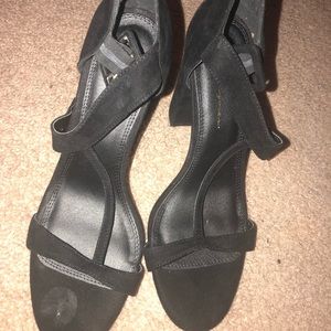Black heels size 8